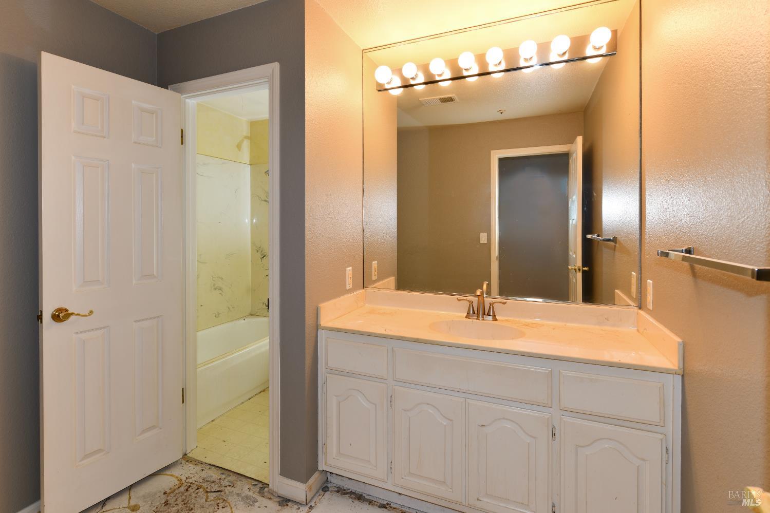 26 Lloyd Court Napa CA 94558