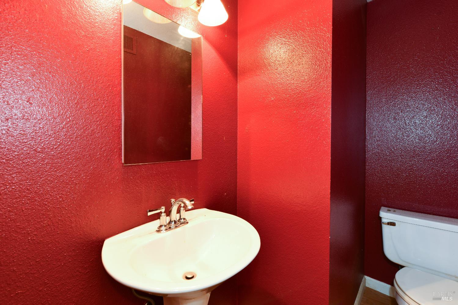 26 Lloyd Court Napa CA 94558