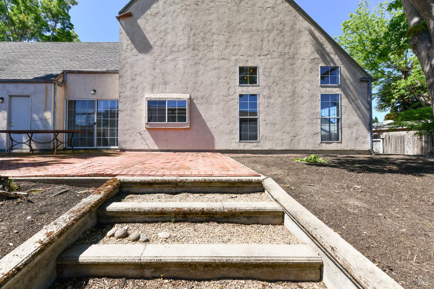 26 Lloyd Court Napa CA 94558