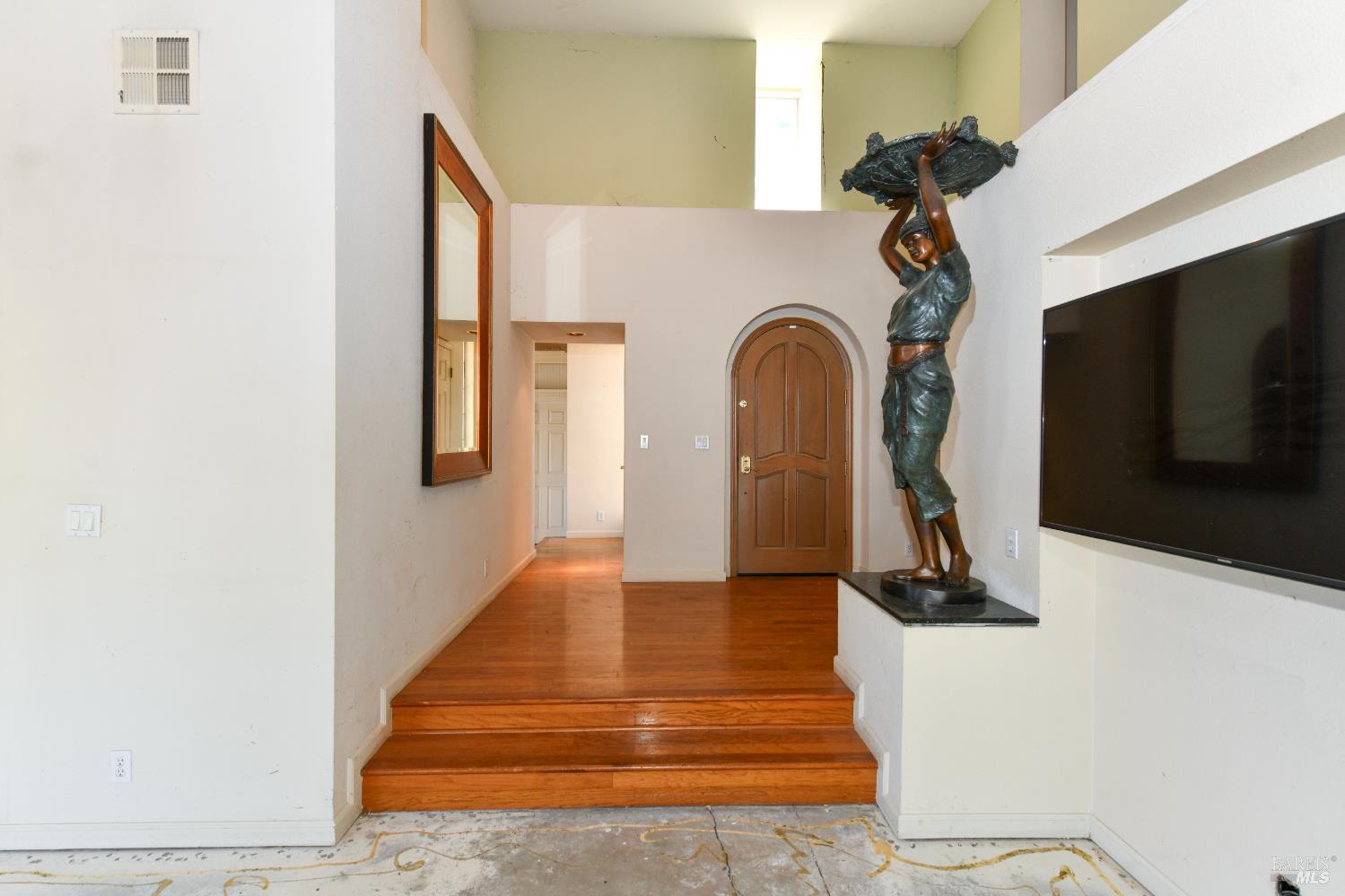 26 Lloyd Court Napa CA 94558