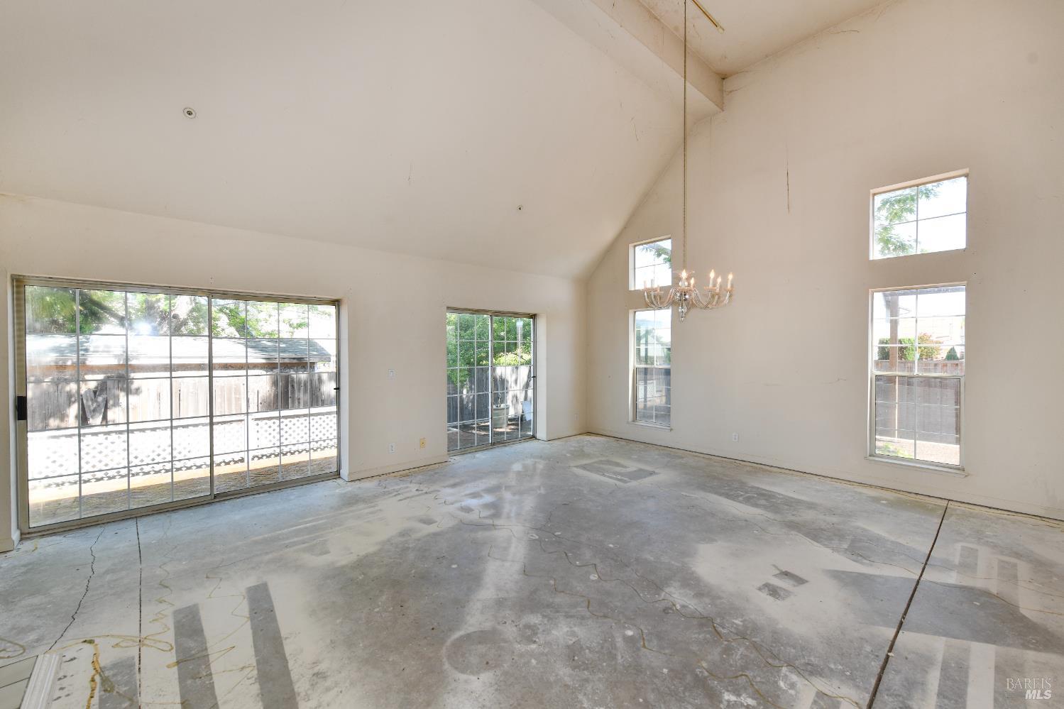 26 Lloyd Court Napa CA 94558