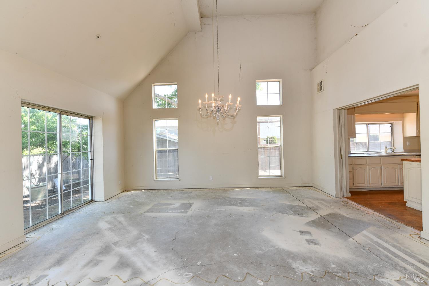 26 Lloyd Court Napa CA 94558