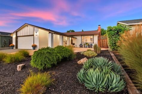 827 Grouse Lane Petaluma CA 94954