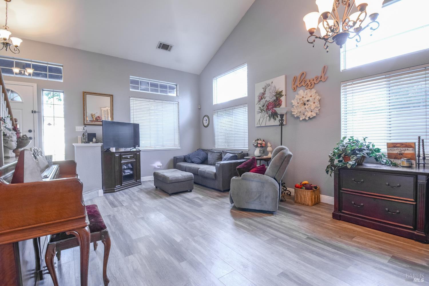 635 Hansen Court Dixon CA 95620