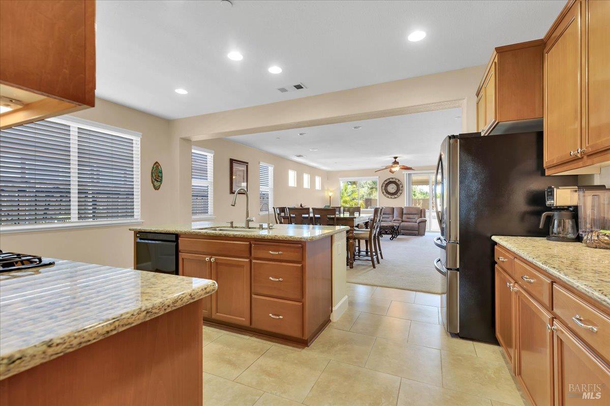 331 Frisbie Circle Vacaville CA 95688