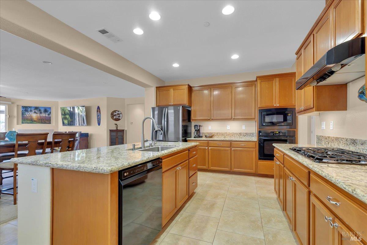 331 Frisbie Circle Vacaville CA 95688