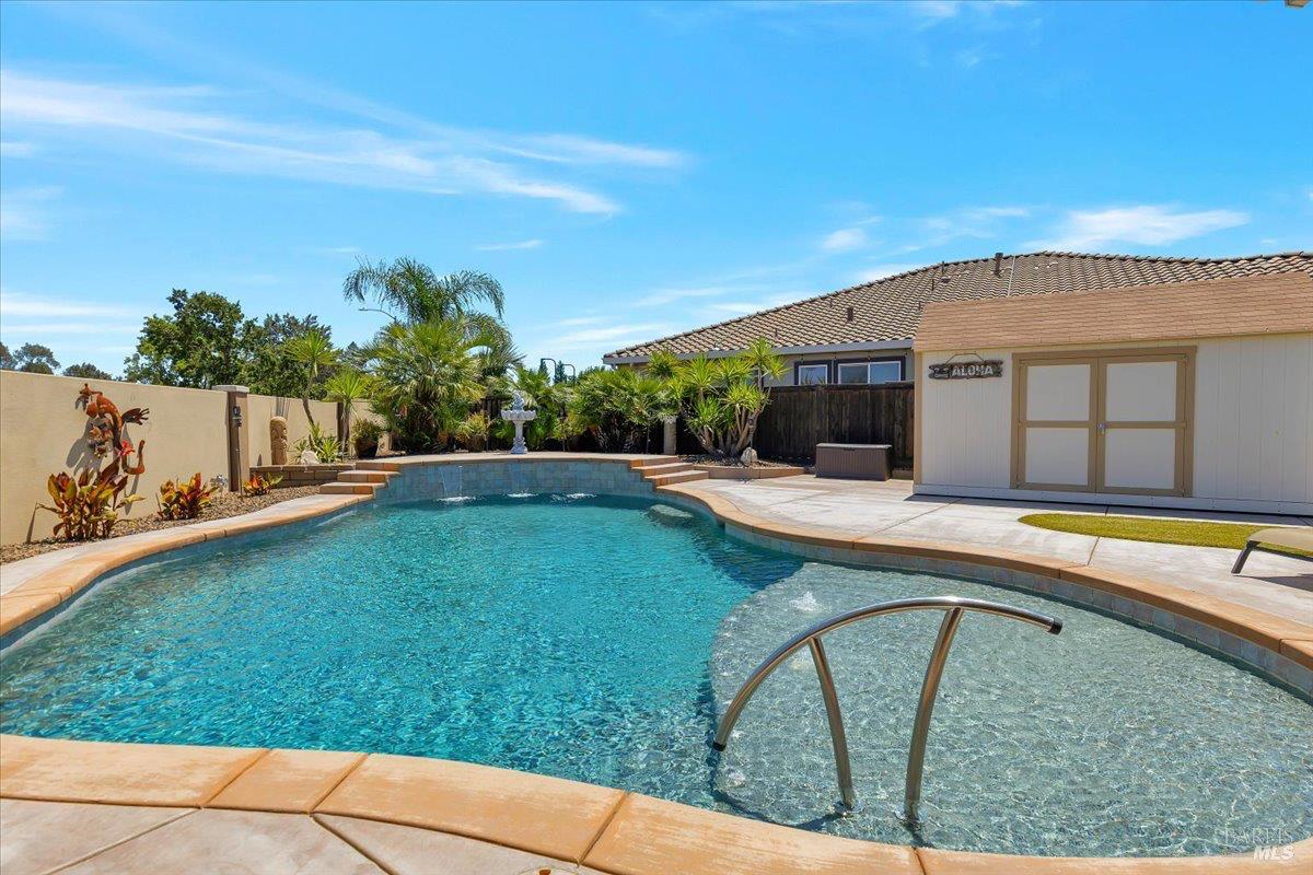 331 Frisbie Circle Vacaville CA 95688