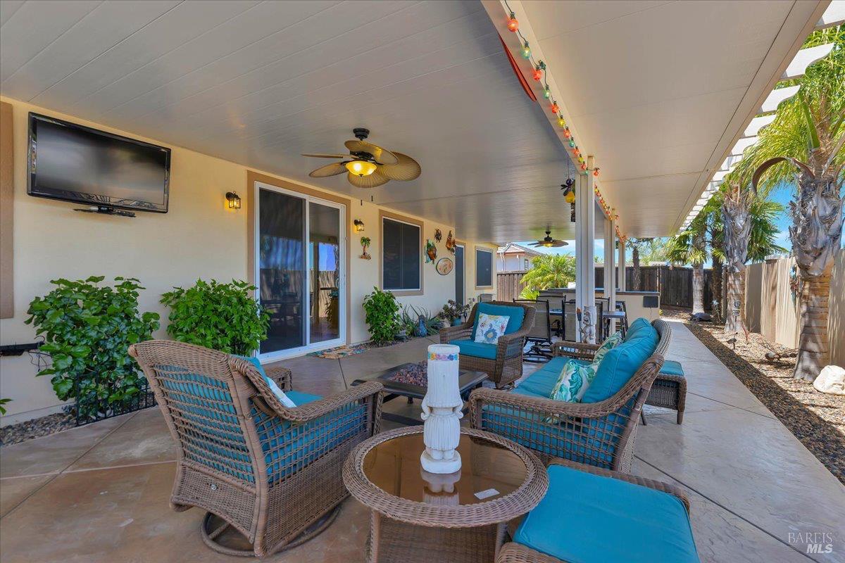 331 Frisbie Circle Vacaville CA 95688
