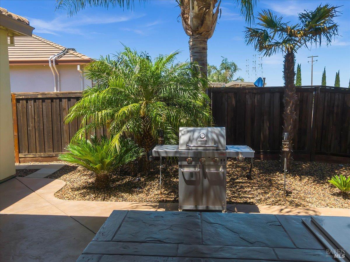 331 Frisbie Circle Vacaville CA 95688