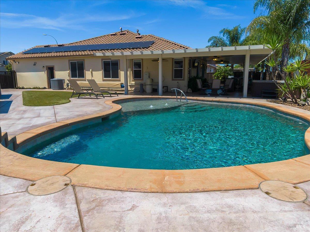 331 Frisbie Circle Vacaville CA 95688