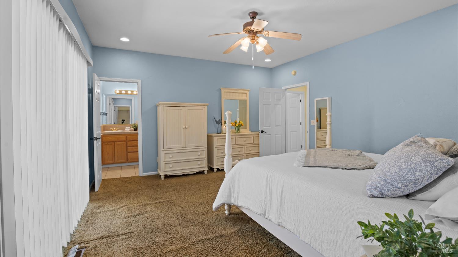 19516 N Mountain Meadow Hidden Valley Lake CA 95467