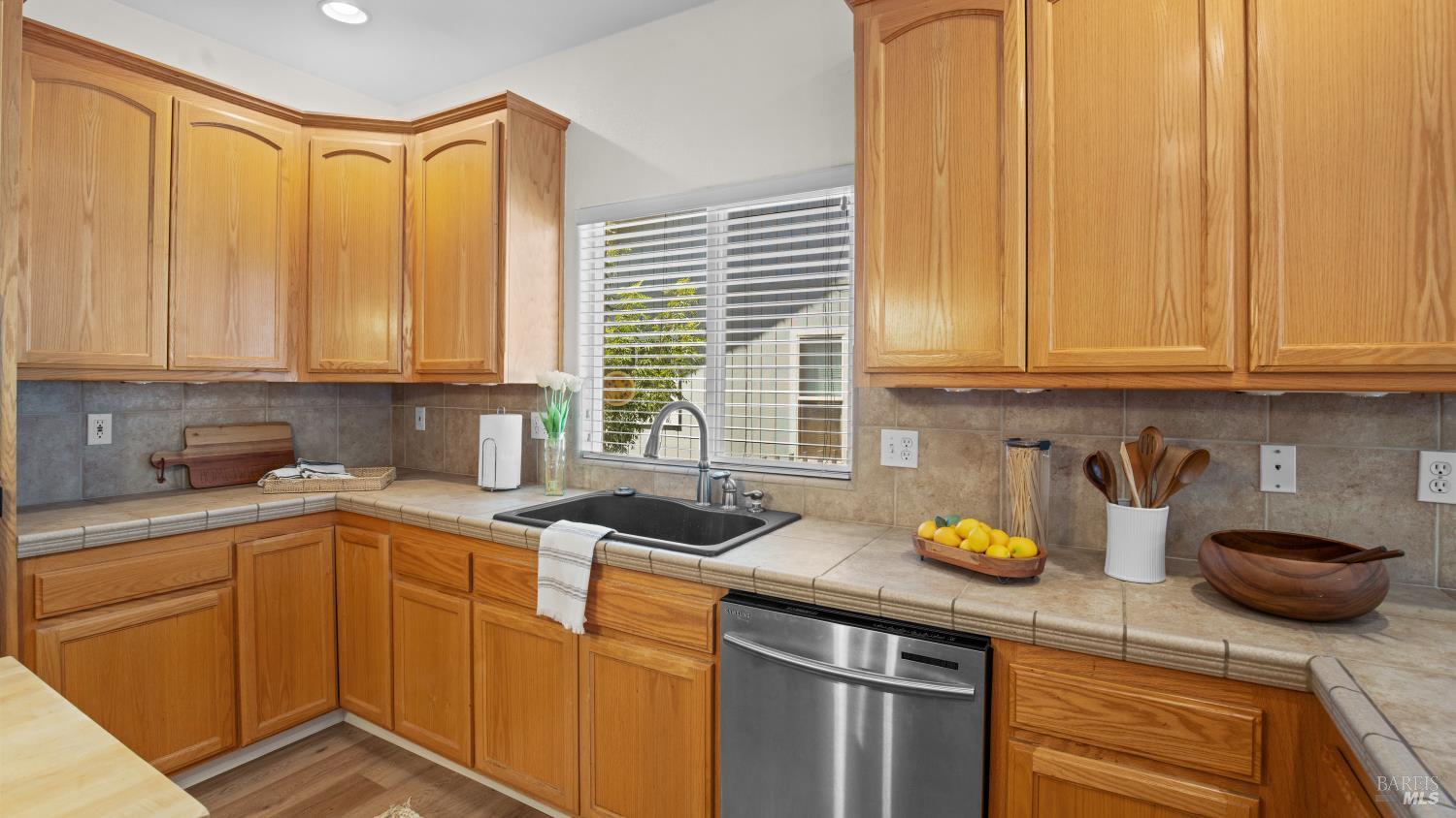 19516 N Mountain Meadow Hidden Valley Lake CA 95467