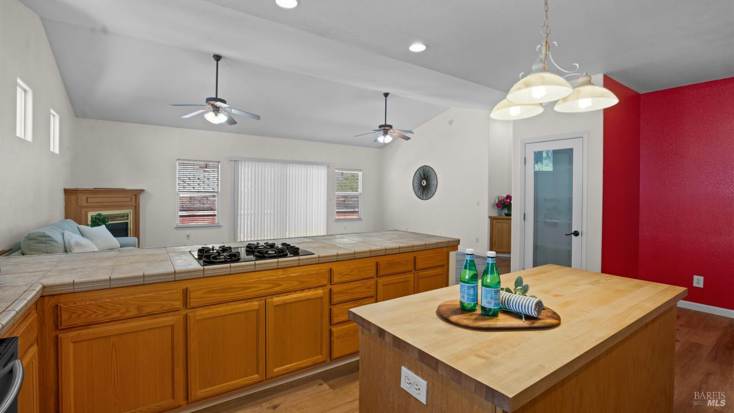 19516 N Mountain Meadow Hidden Valley Lake CA 95467