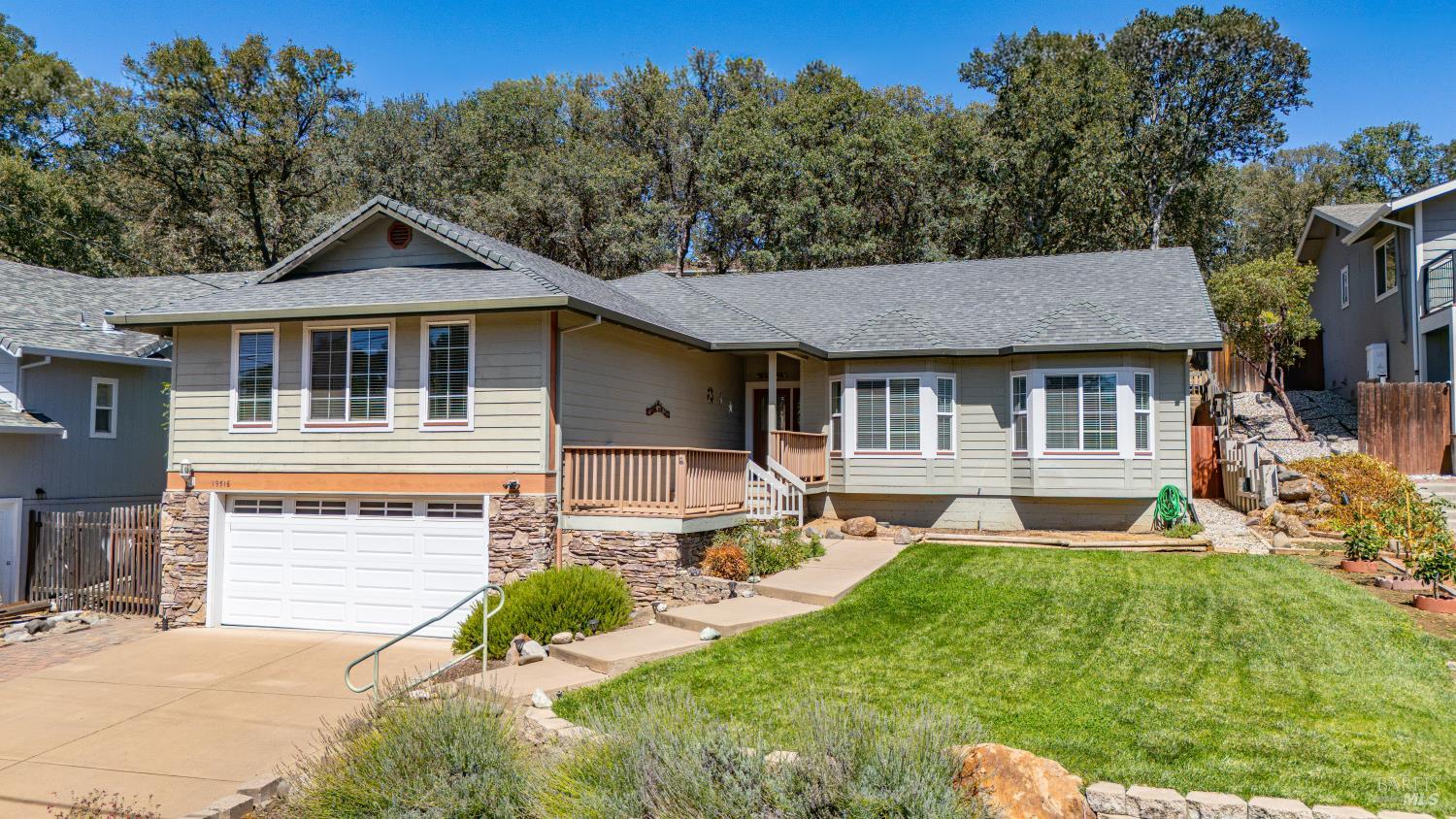 19516 N Mountain Meadow Hidden Valley Lake CA 95467