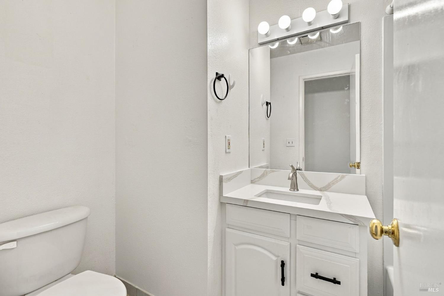 25 San Aleso Court Novato CA 94945