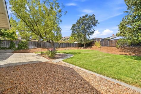 25 San Aleso Court Novato CA 94945