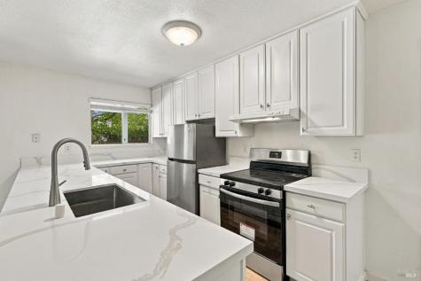 25 San Aleso Court Novato CA 94945