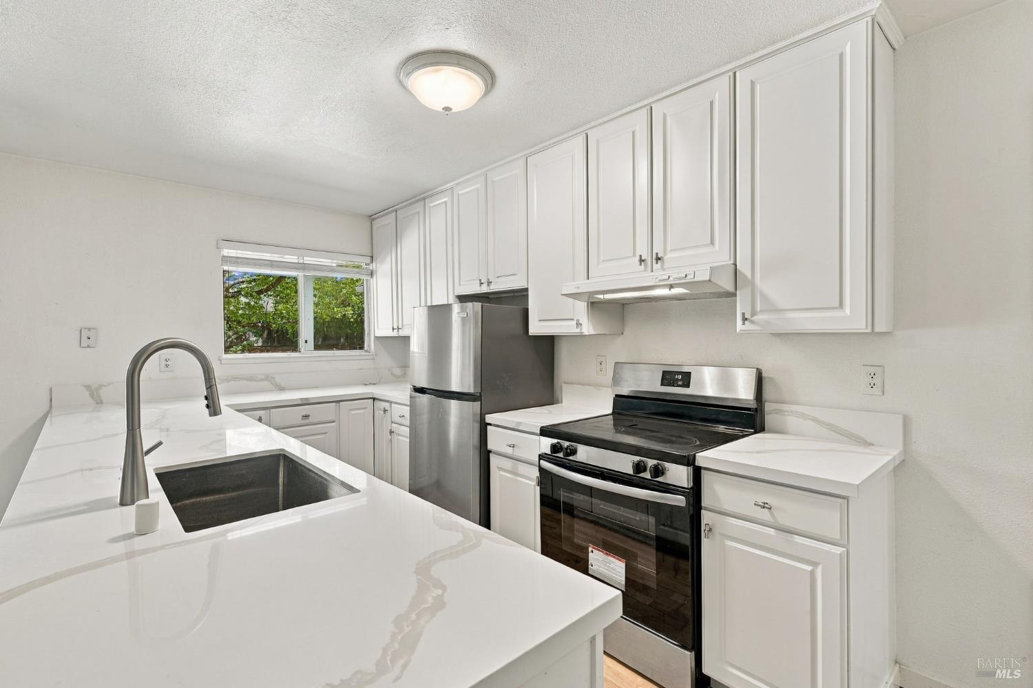 25 San Aleso Court Novato CA 94945