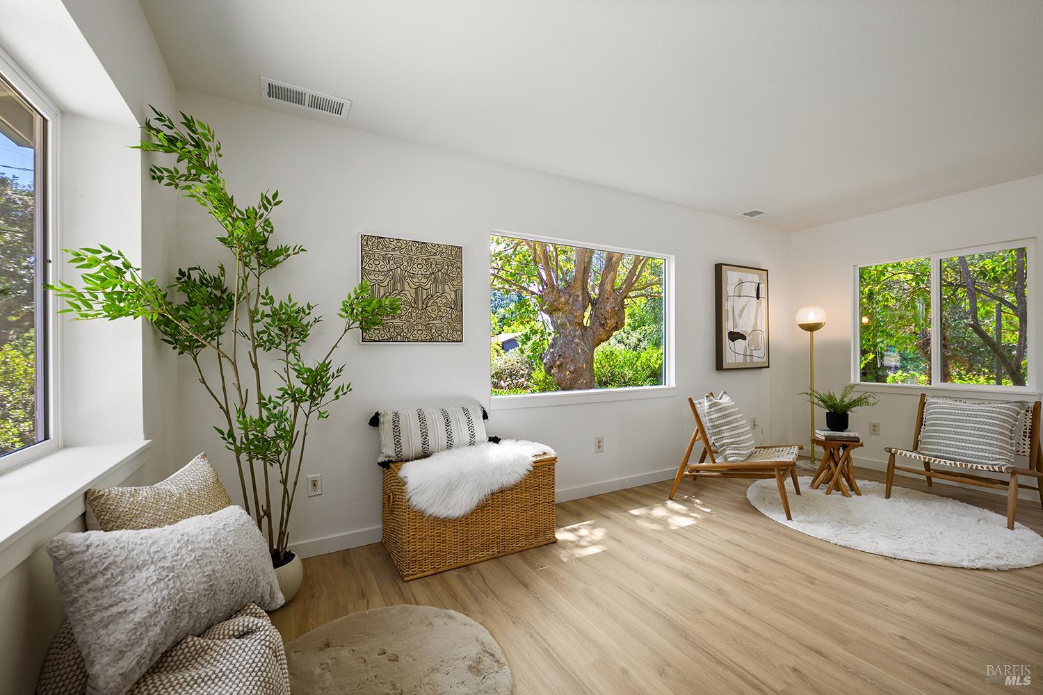 7898 Joyce Drive Sebastopol CA 95472