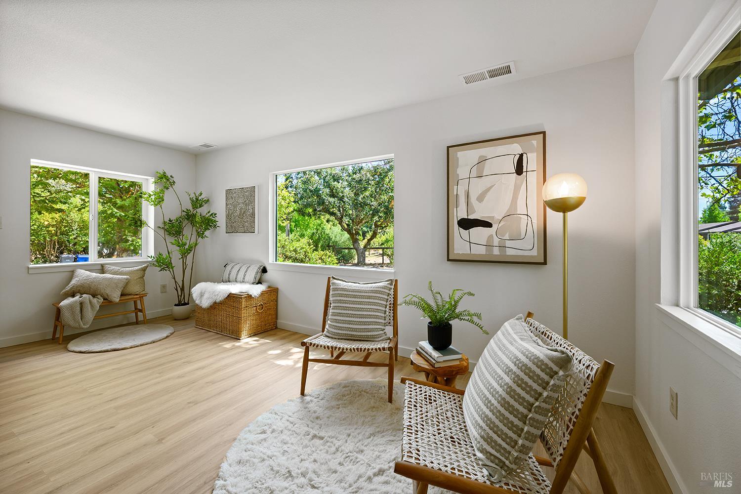 7898 Joyce Drive Sebastopol CA 95472