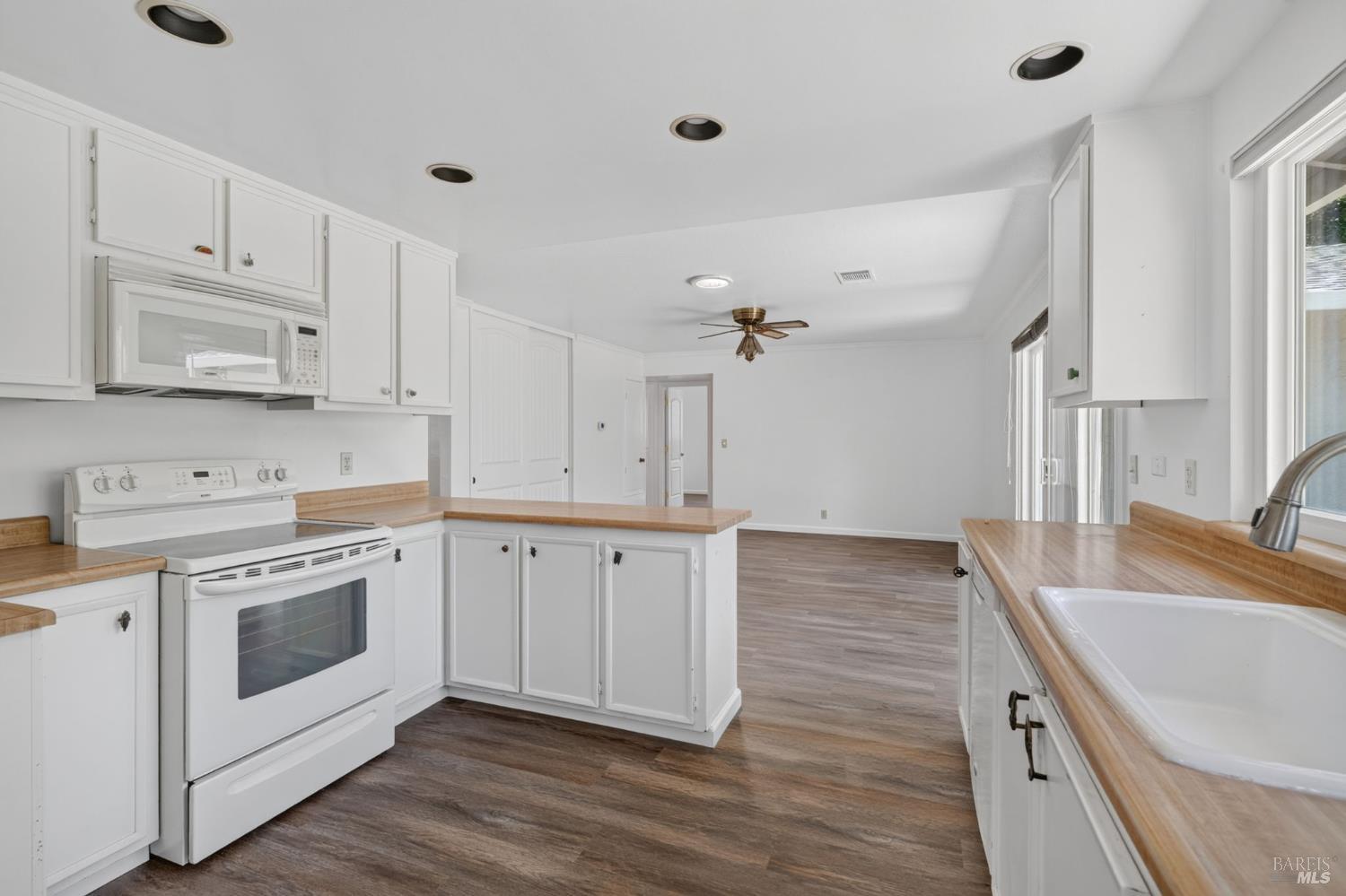 437 Valencia Lane Vacaville CA 95688