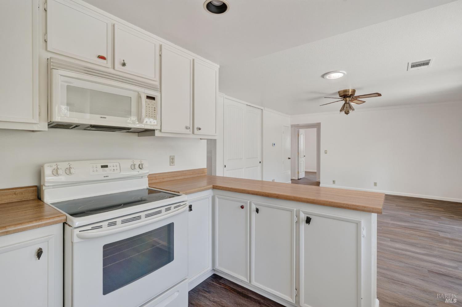 437 Valencia Lane Vacaville CA 95688