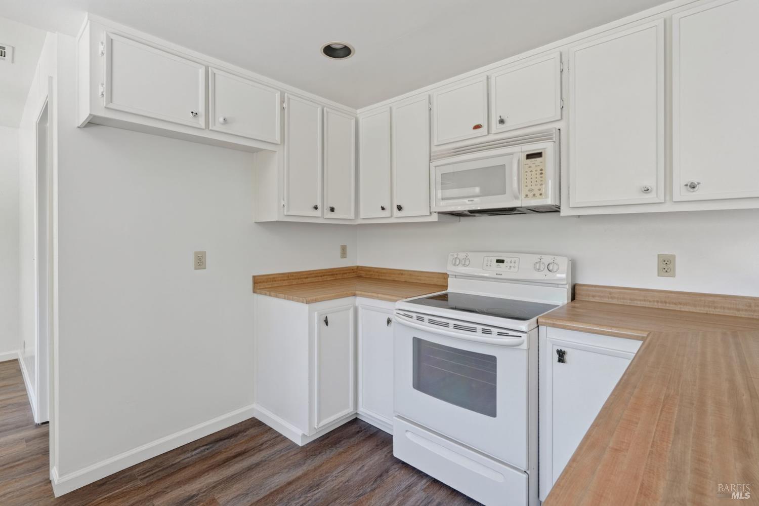 437 Valencia Lane Vacaville CA 95688