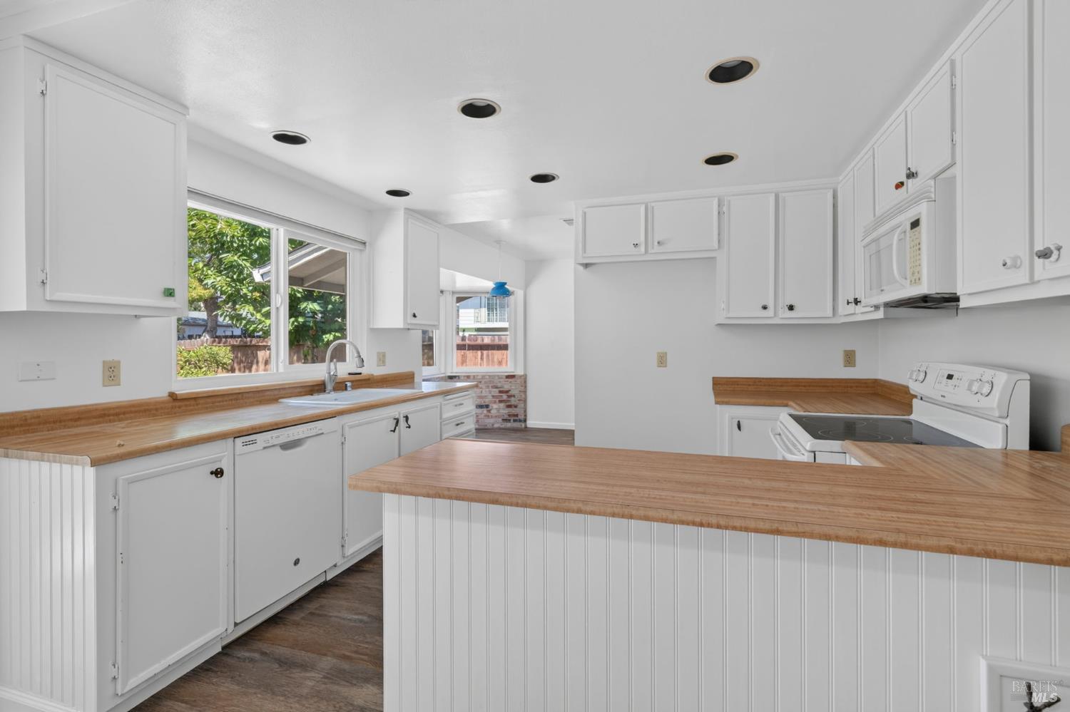 437 Valencia Lane Vacaville CA 95688