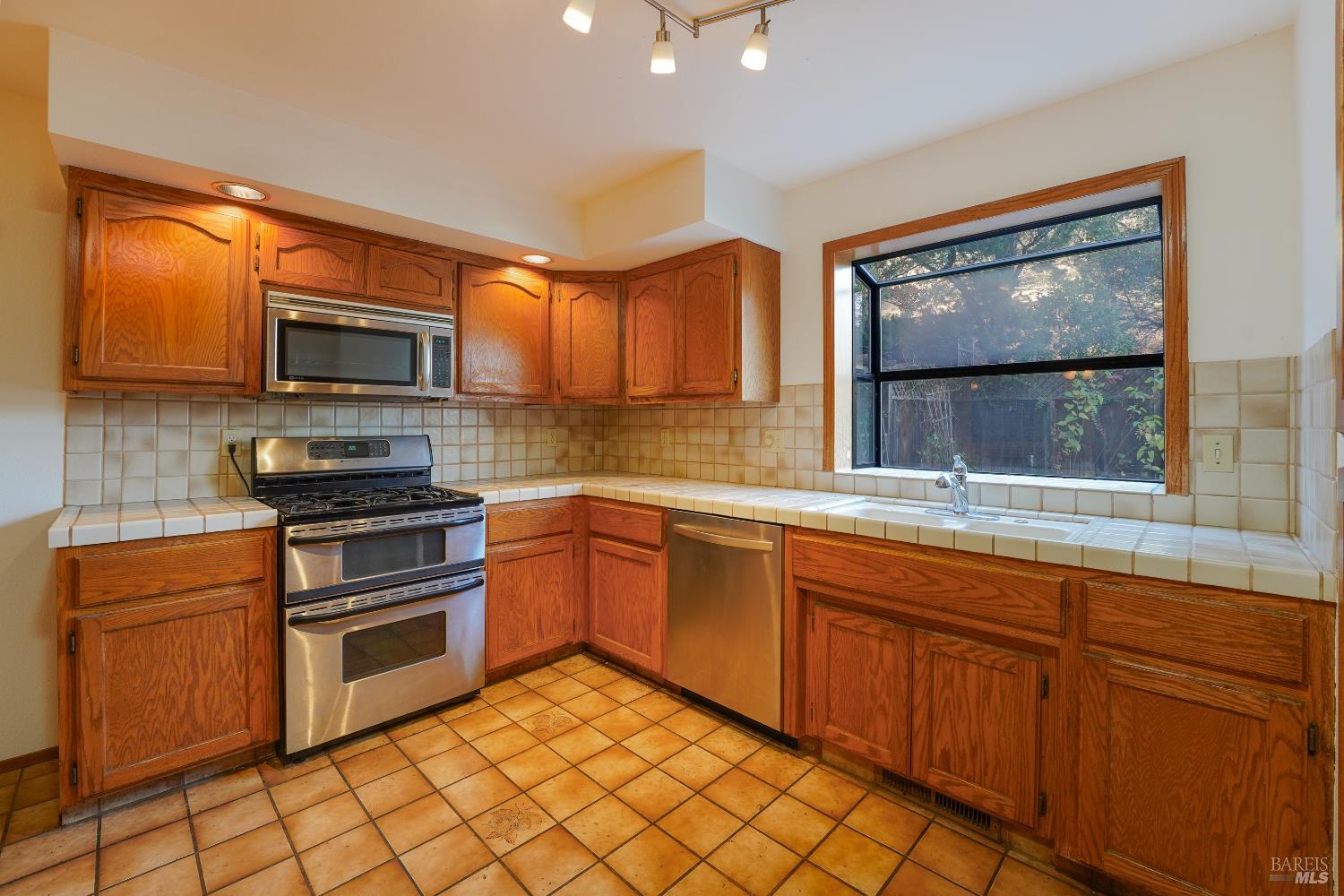 301 Toyon Road Ukiah CA 95482