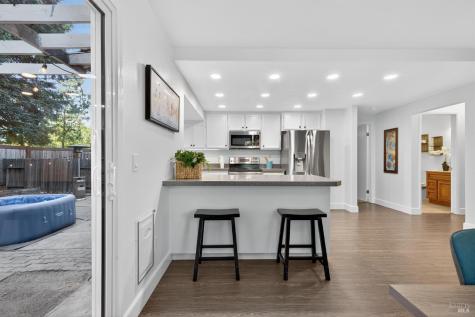 2484 College Park Circle Santa Rosa CA 95401