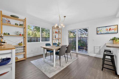 2484 College Park Circle Santa Rosa CA 95401