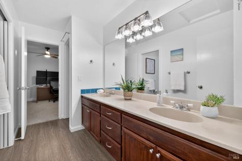 2484 College Park Circle Santa Rosa CA 95401