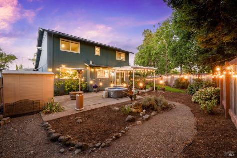 2484 College Park Circle Santa Rosa CA 95401