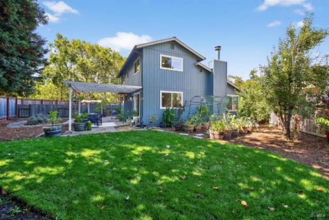 2484 College Park Circle Santa Rosa CA 95401