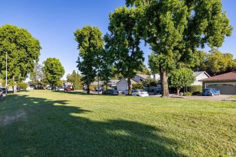 2484 College Park Circle Santa Rosa CA 95401
