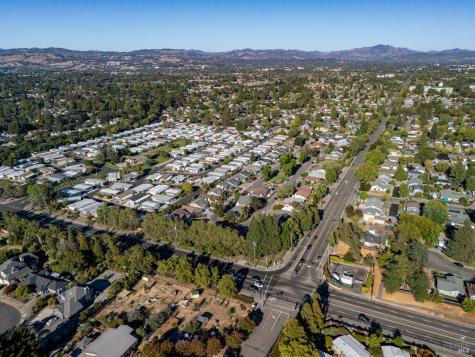 2484 College Park Circle Santa Rosa CA 95401