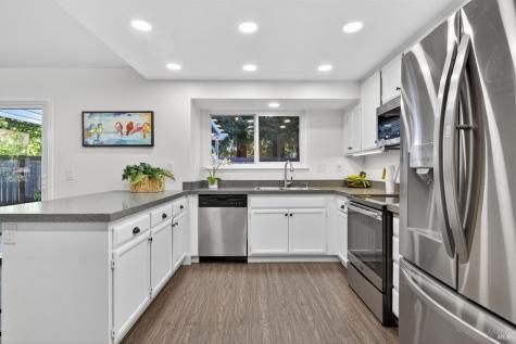 2484 College Park Circle Santa Rosa CA 95401
