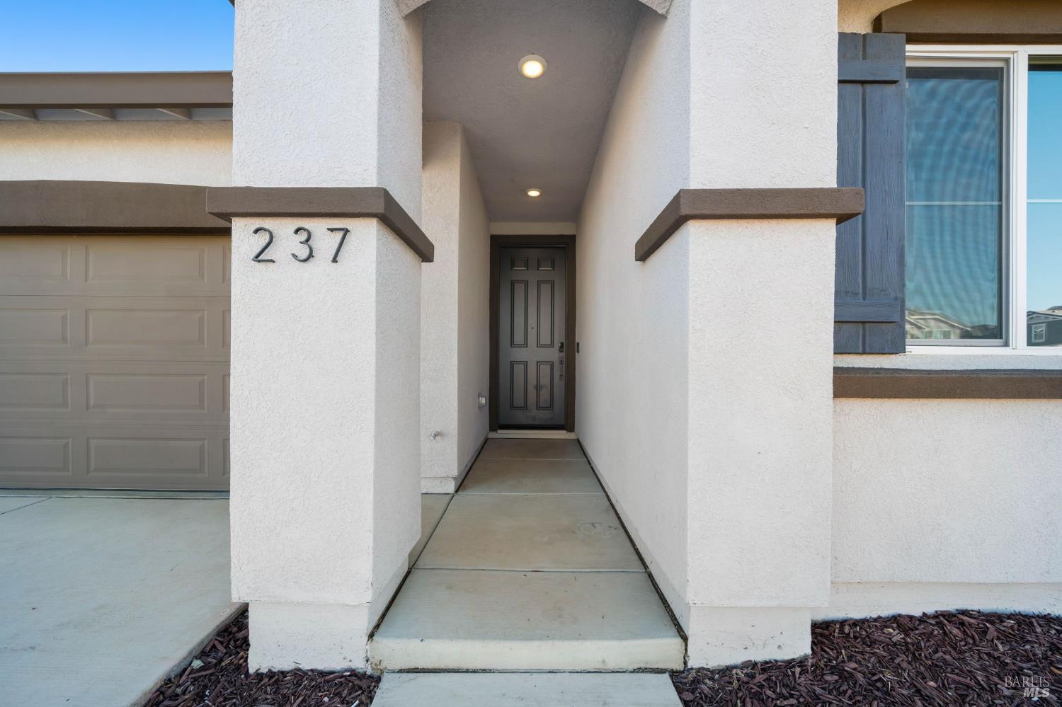 237 Ryde Street Vacaville CA 95687