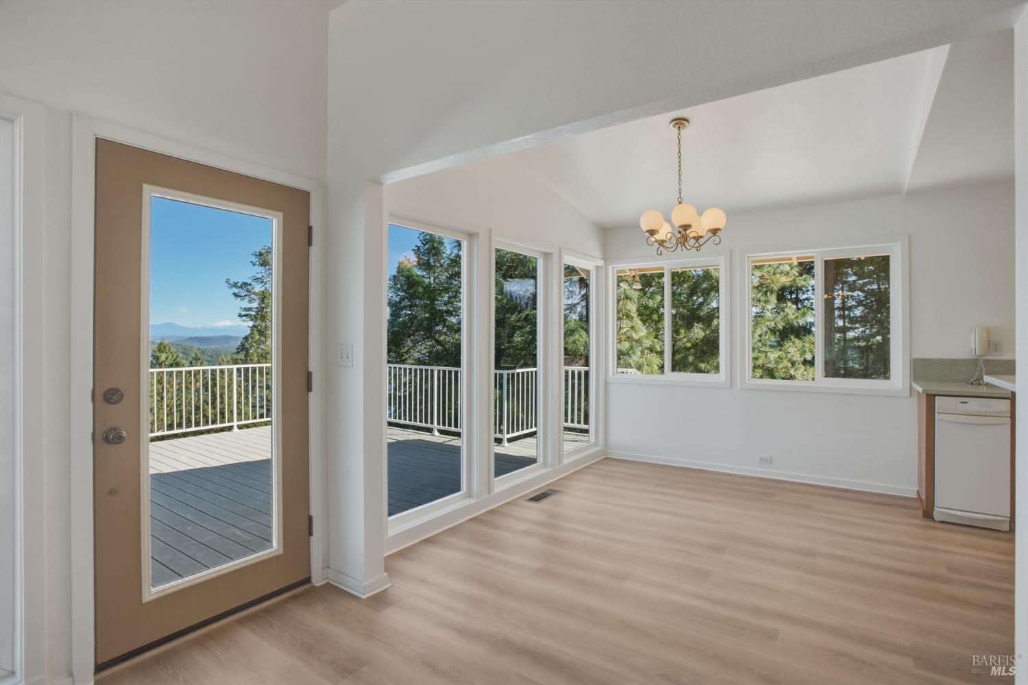 19985 Northwoods Drive Lakehead CA 96051