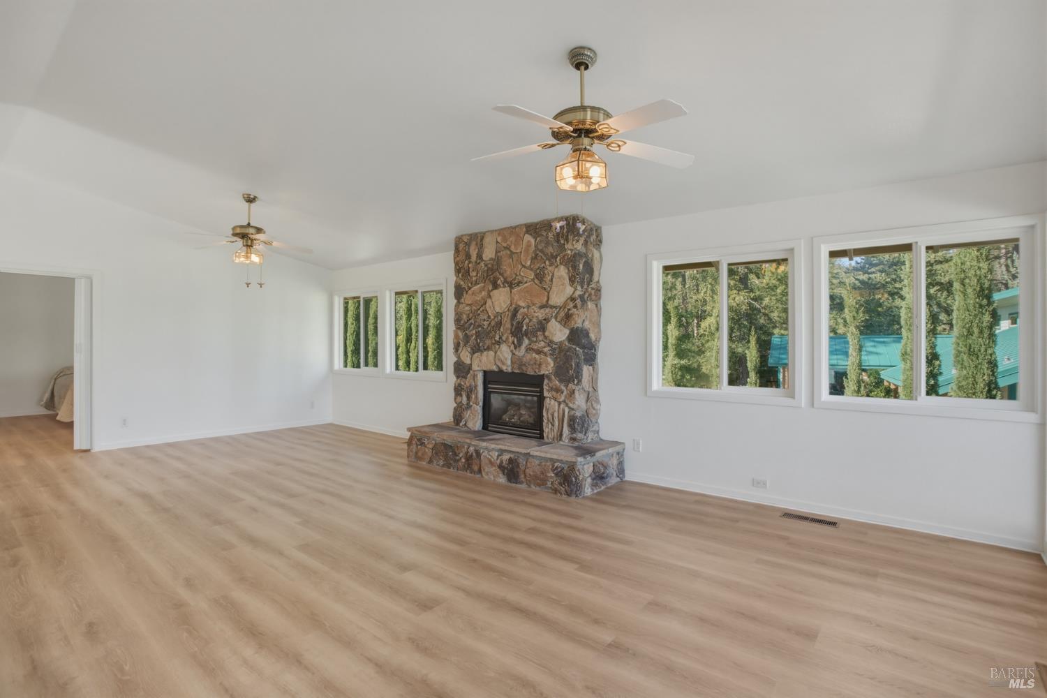 19985 Northwoods Drive Lakehead CA 96051