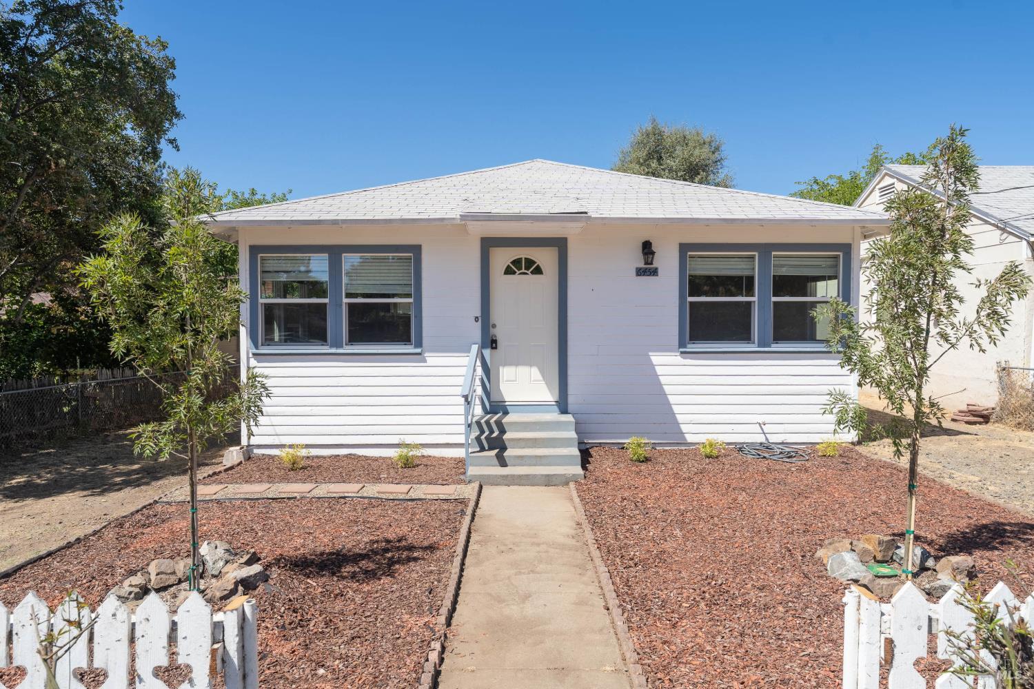 Lucerne CA, 6454 11TH Avenue
