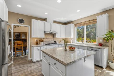 3436 Henderson Circle Santa Rosa CA 95403