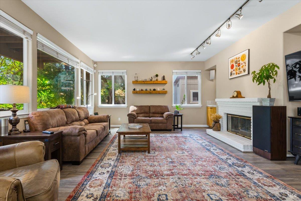 3436 Henderson Circle Santa Rosa CA 95403