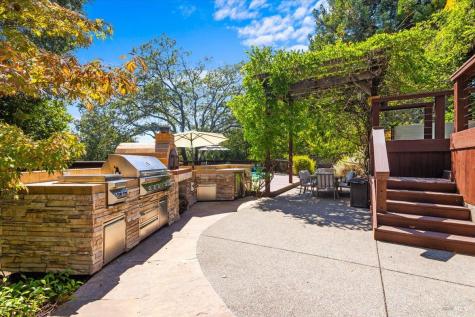 3436 Henderson Circle Santa Rosa CA 95403