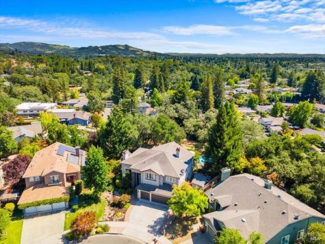 3436 Henderson Circle Santa Rosa CA 95403