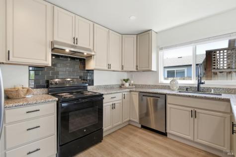 1462 Jasmine Circle Rohnert Park CA 94928