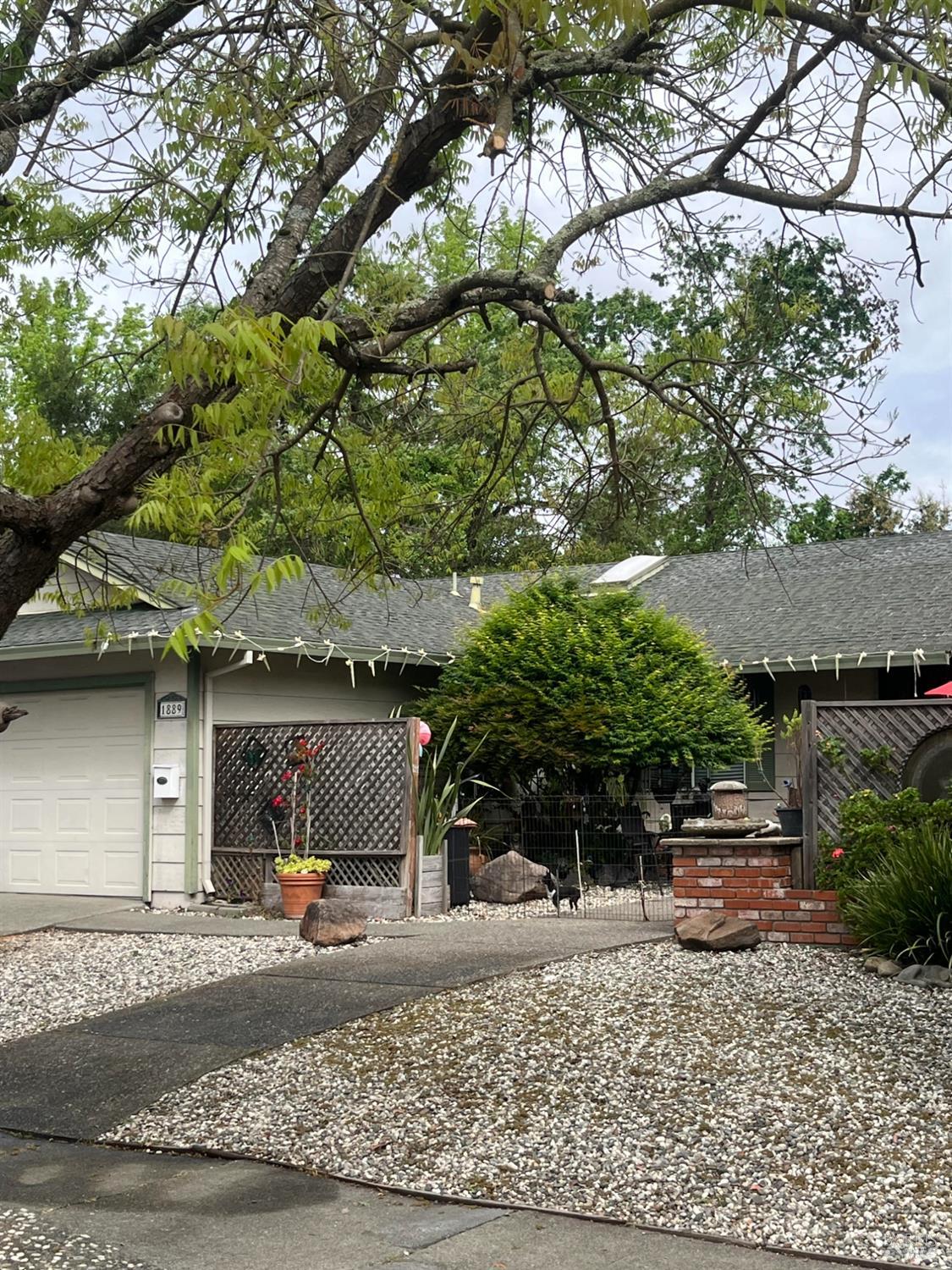 1889 Jennings Avenue Santa Rosa CA 95401
