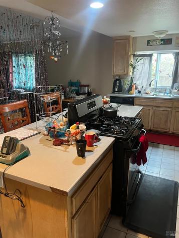 1889 Jennings Avenue Santa Rosa CA 95401
