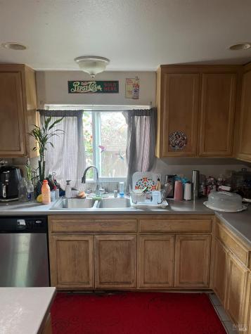 1889 Jennings Avenue Santa Rosa CA 95401