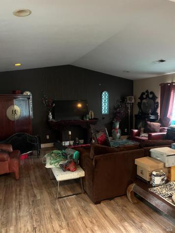 1889 Jennings Avenue Santa Rosa CA 95401